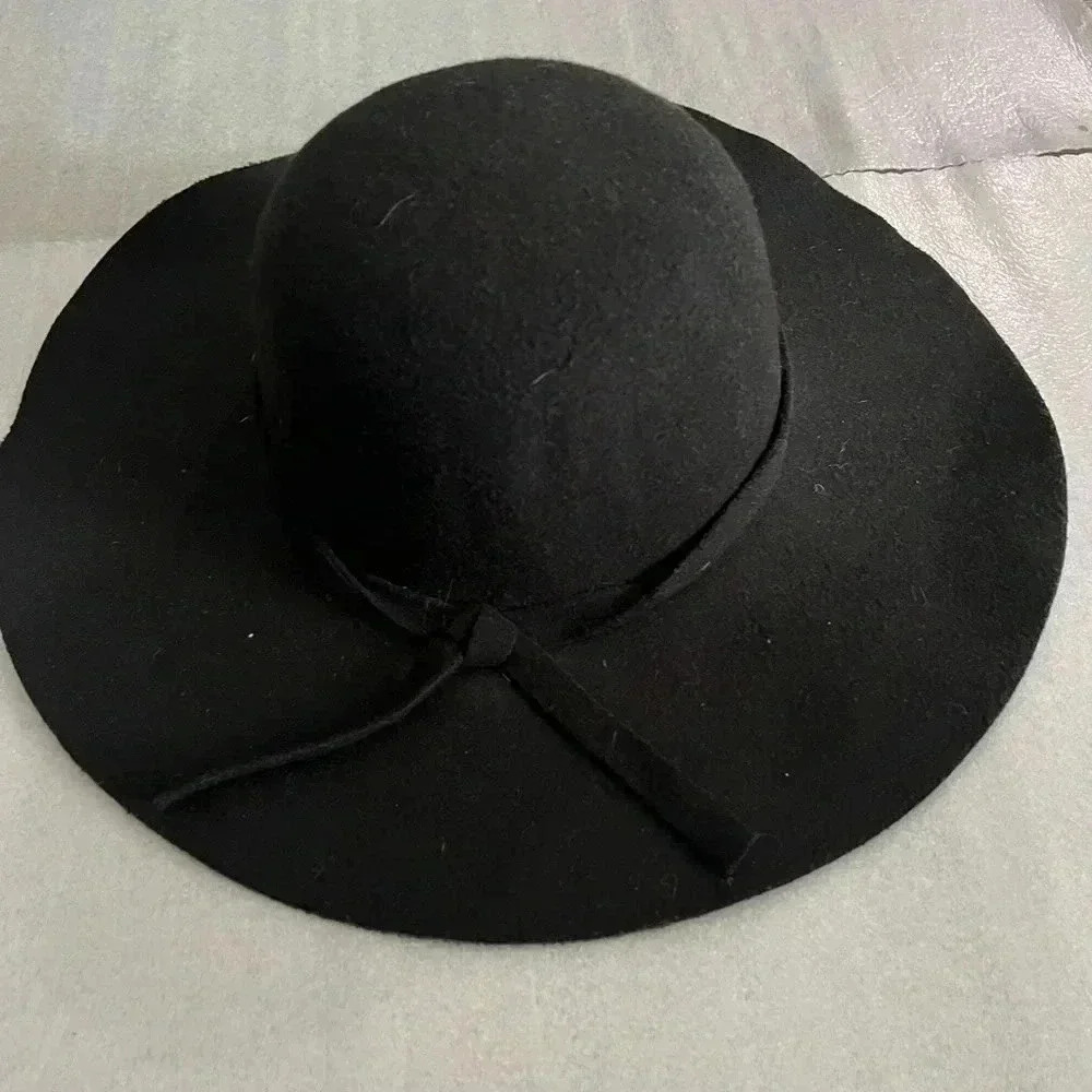 NWOT women Black Wool Wide Brim Hat